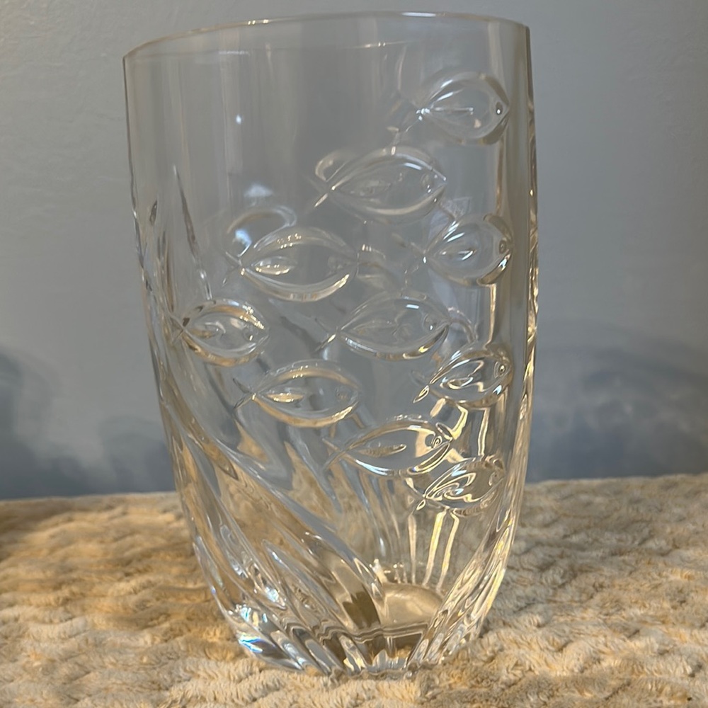 Elegant Clear Glass Vase with Leaf Design